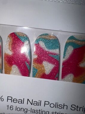 Color Street nail polish stripsBreak Free conference exclusive NIP FDG478